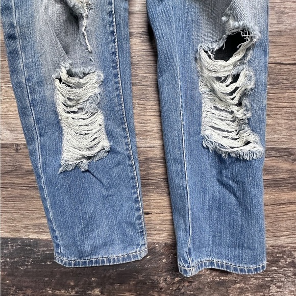 Mudd Blue Straight Leg Distressed Jeans - Picture 8 of 9